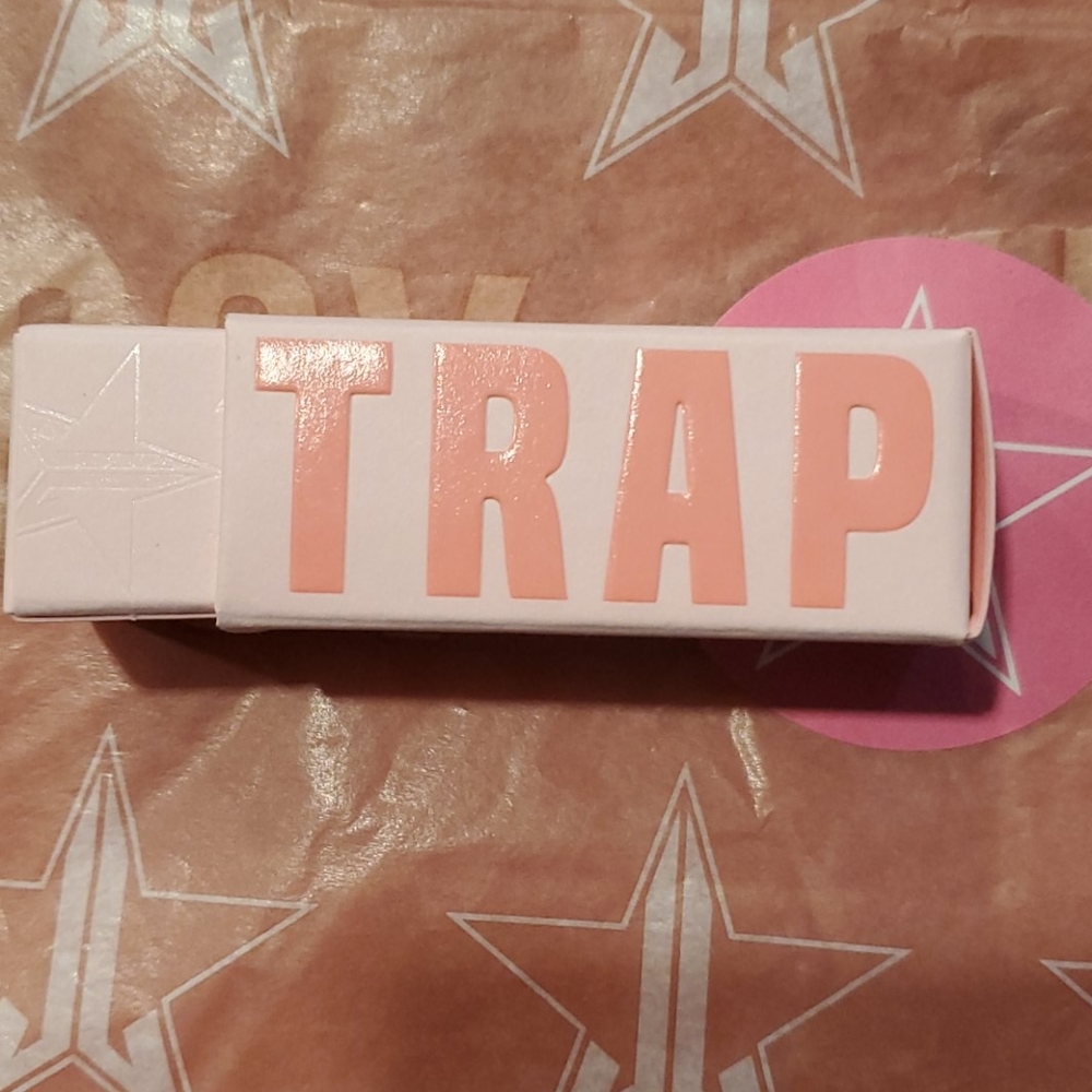 Jeffree star Velvet trap